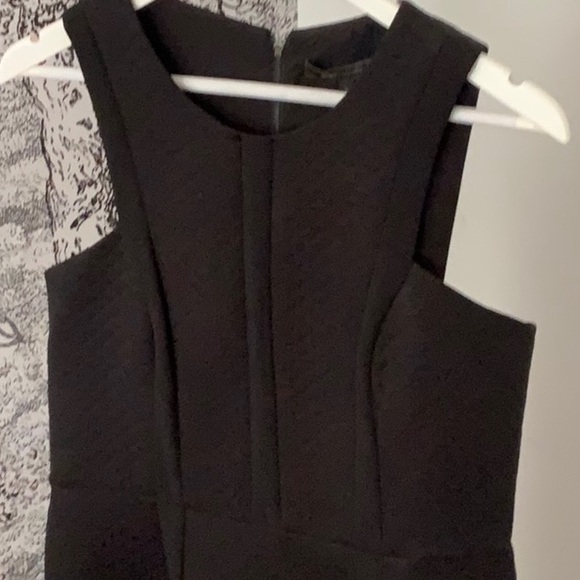 BCBG Maxazria Black Sleeveless Quilted Mini Dress sz 12 - Picture 2 of 7